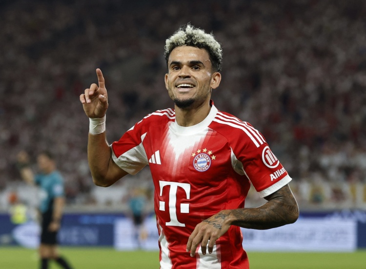 皇冠信用网-路易斯-迪亚斯传射建功 当选拜仁胜奥格斯堡一役最佳球员