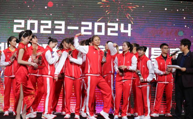 8名教练56名球员1万+现场观众 全明星赛，排超盛会