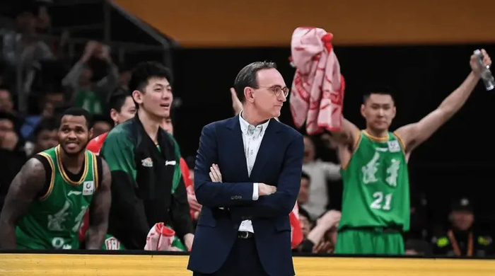 皇冠体育-胜深圳发布会！乌戈认可防守但不满失误，莫兰德强调磨合问题！|深圳男篮|张陈治锋|王岚嵚|付豪|辽宁男篮_新浪体育_新浪新闻