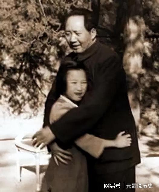 1972年李讷怀孕,因晚上睡不着想喝安眠药,江青拒绝:用量太大了
